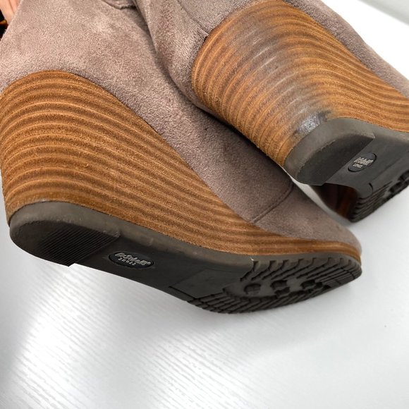 Dr. Scholl's Conquer Faux Suede Ankle Lace Up Wedge Boots Women 9 M Tan - Picture 8 of 12